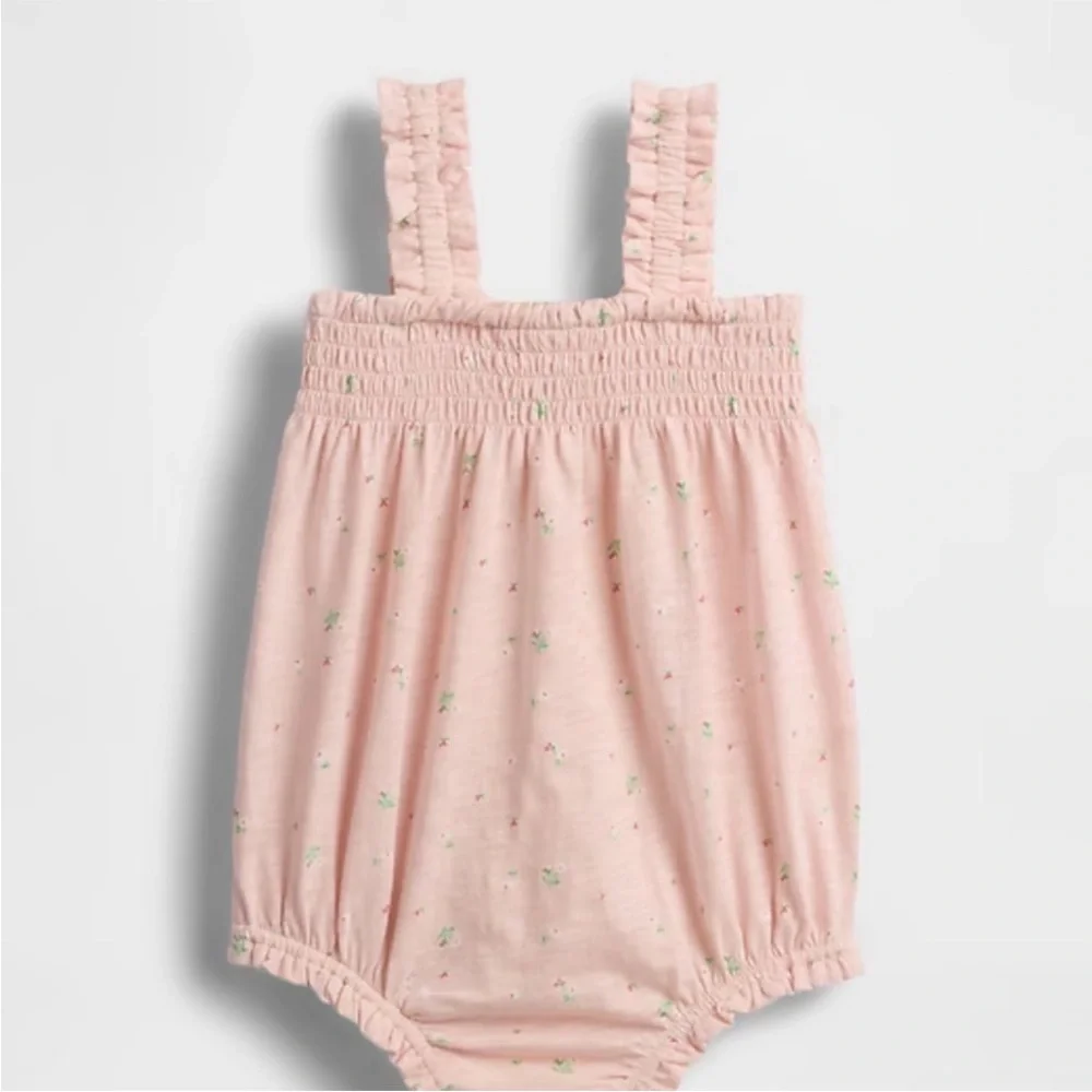NWT GAP Baby Smocked Shorty One Piece Pink‎ Floral 3-6 Months